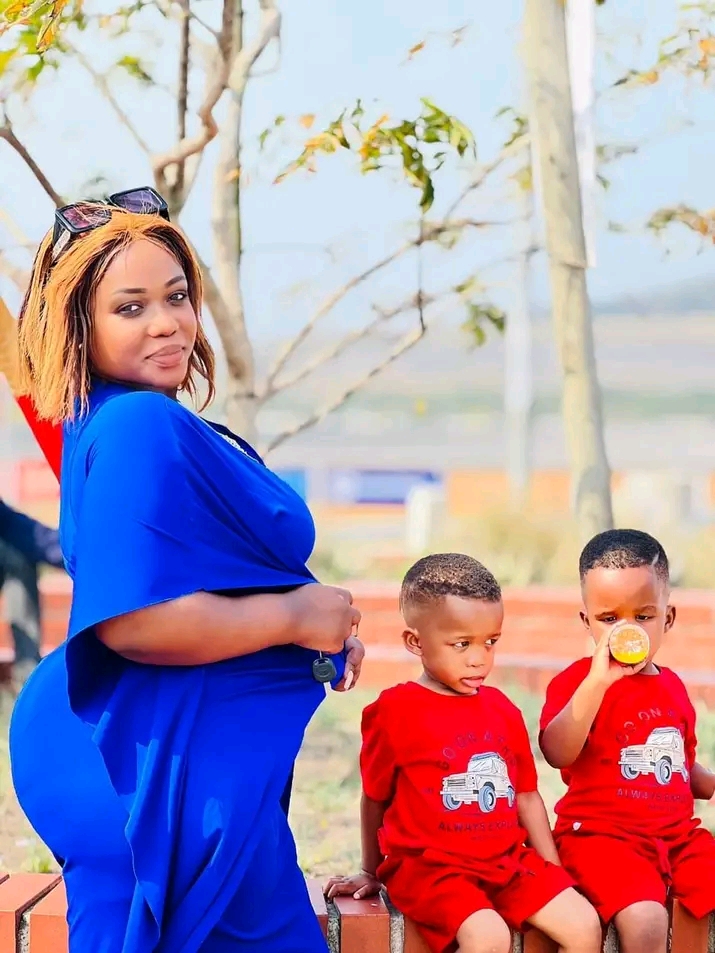 7 Mzansi celebrities with their Twin Children