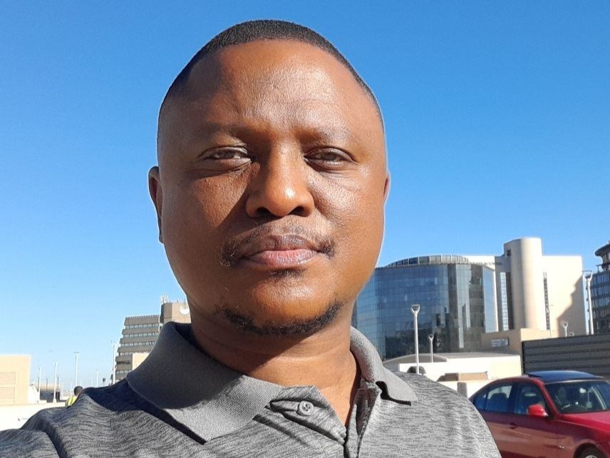 Zizana “Zizi” Peteni biography