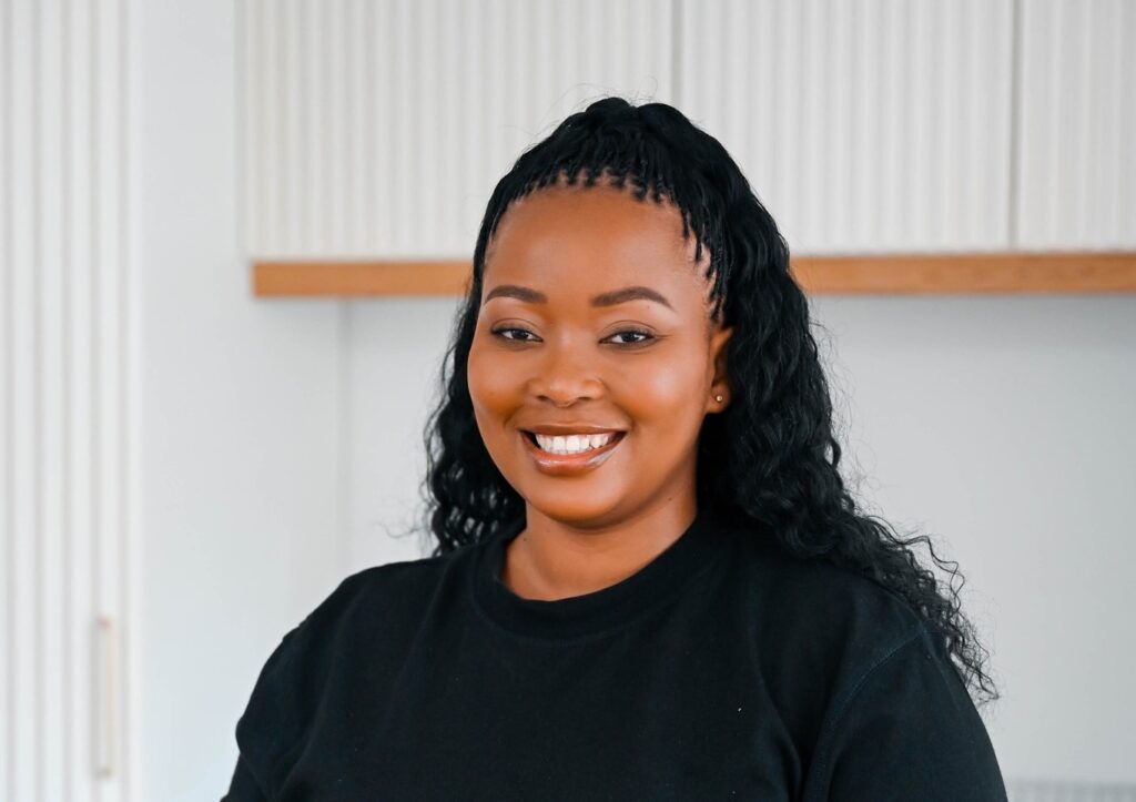 Onezwa Mbola Biography